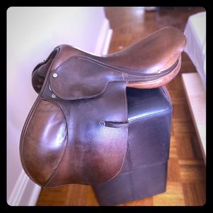 Beval Ltd. 17” Saddle - Used